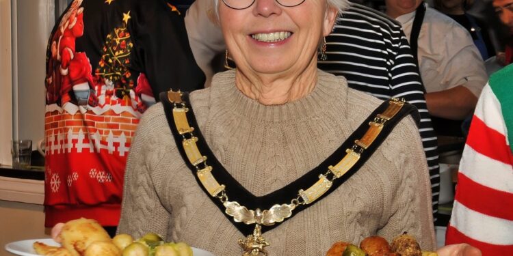 Community Spirit Shines as 100 Volunteers Support Christmas Day Lunch in Wokingham