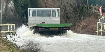 Flooded roads in Wokingham Borough as River Loddon bursts banks – more heavy rain forecast