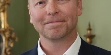 Sir Chris Hoy Suffers Broken Leg in “Worst Crash of His Life” as Cancer Battle Continues