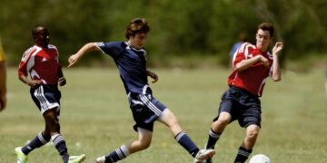 Engaging in amateur sports is a fantastic way to boost your physical health, forge new friendships, and cultivate a sense of community. Whether you're looking to stay active, pursue a passion, or simply have fun, joining a local league or club can provide structure and motivation. If you're considering taking the plunge into amateur sports, here’s a practical guide to help you get started.